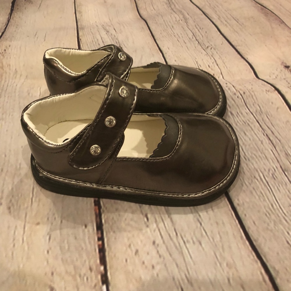 NIB baby girl shoes size 6